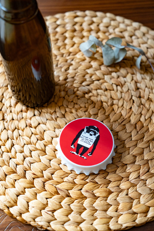 Magnet Flaschenöffner - Laugh Now (Rot)