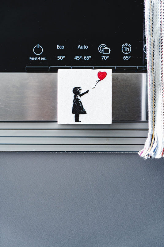 Stein Magnet - Girl with Balloon