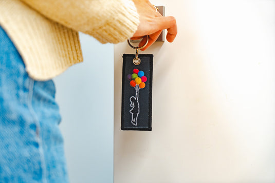 Stoff Porta-chaves - Floating Girl