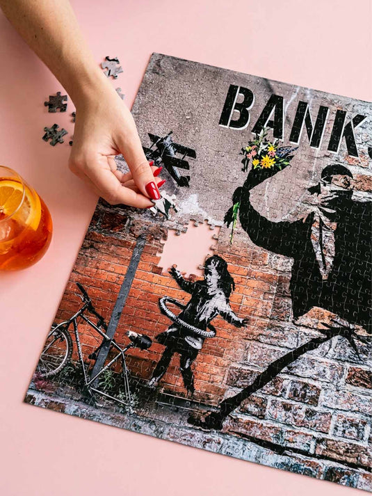 Puzzle · Banksy - Flower Thrower