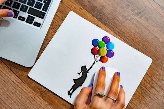 Mauspad - Floating Girl