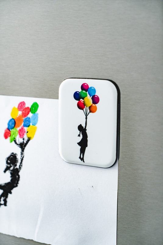 Kühlschrankmagnet - Floating Girl