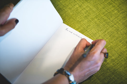 Notizbuch groß - Floating Girl