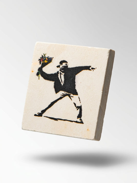 Steinmagnet · Banksy - Flower Thrower (Weiß)